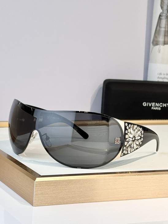Picture of Givenchy Sunglasses _SKUfw79721949fw